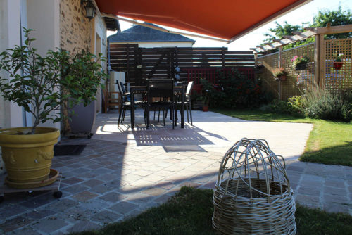 Terrasse en grès métissay pierre naturelle
