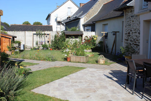Allée en grès métissay pierre naturelle