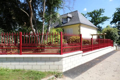 Clôture aluminium rouge