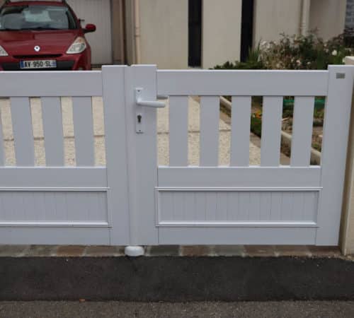 Portail en PVC