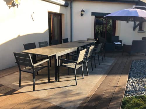 Terrasse en composite minérale et en grès cérame