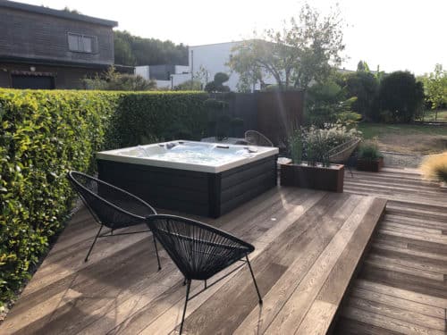 Terrasse avec spa