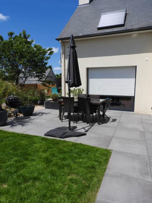 Terrasse en grès cérame pose collée