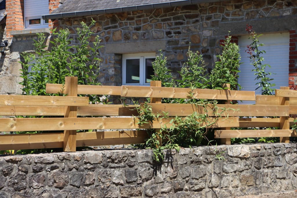 bardage bois horizontal clôture jardin muret pierre Rennes